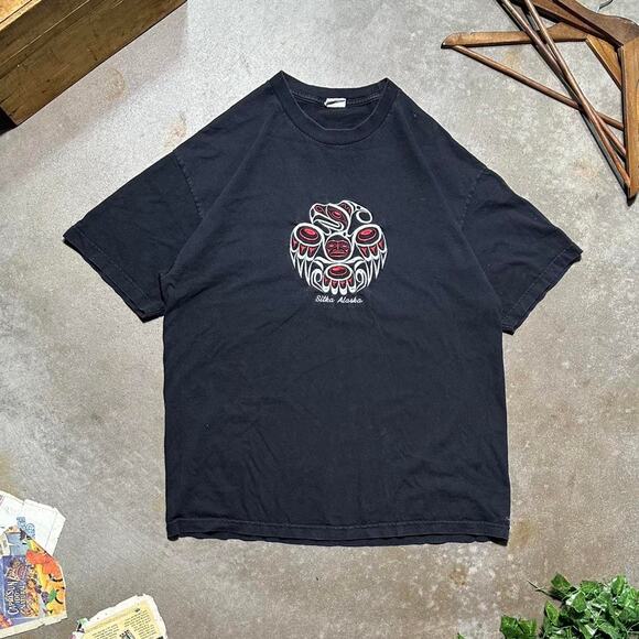 Sitka Alaska Embroidered Tee Mens XL Black Red Tribal Native American Shirt - Picture 1 of 4
